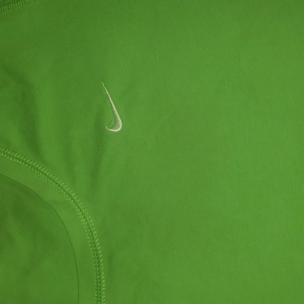 Nike top size L - Picture 3 of 3